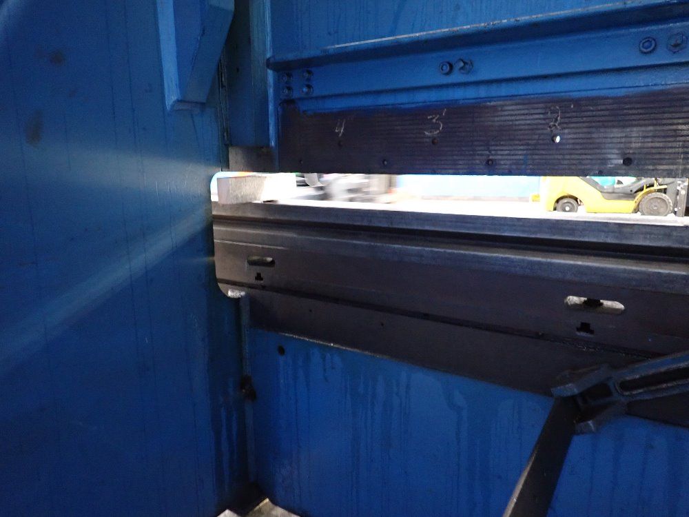 Chicago 200 Ton X 150 1/2" Press Brake - 200-f-10