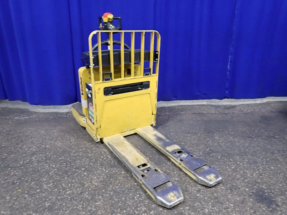 Yale 6000 Lbs Electrical Pallet Jack - Mpe060len24t2748