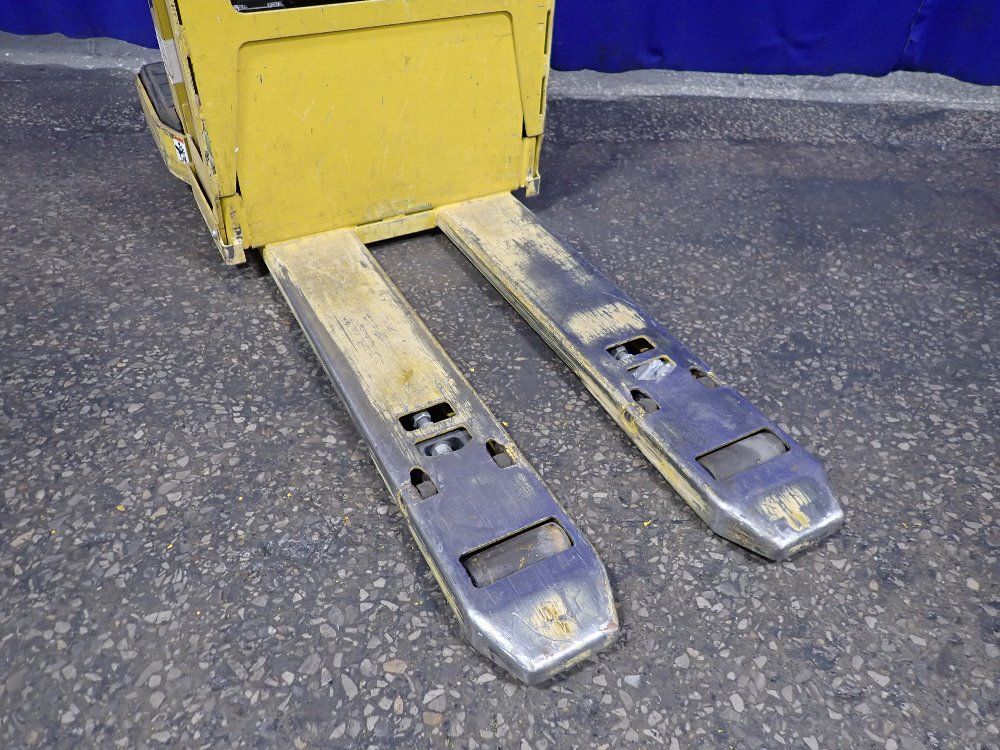 Yale 6000 Lbs Electrical Pallet Jack - Mpe060len24t2748