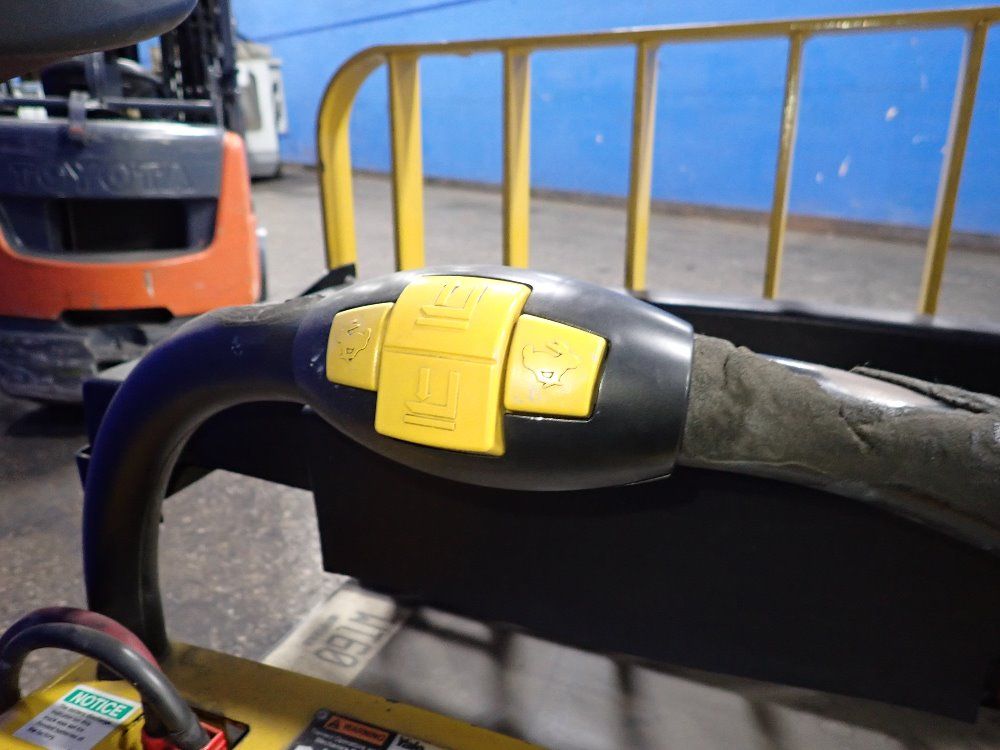 Yale 6000 Lbs Electrical Pallet Jack - Mpe060len24t2748