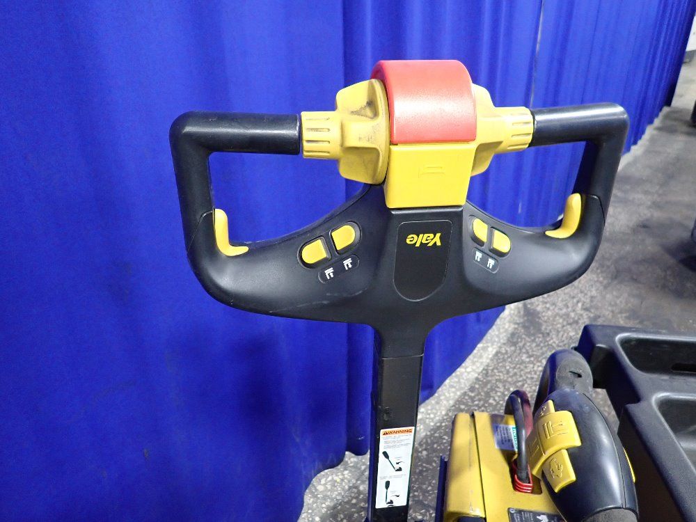 Yale 6000 Lbs Electrical Pallet Jack - Mpe060len24t2748