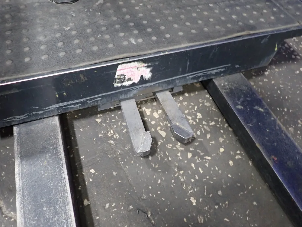 Crown 2900 Lbs Electric Standup Forklift - 3400 Series