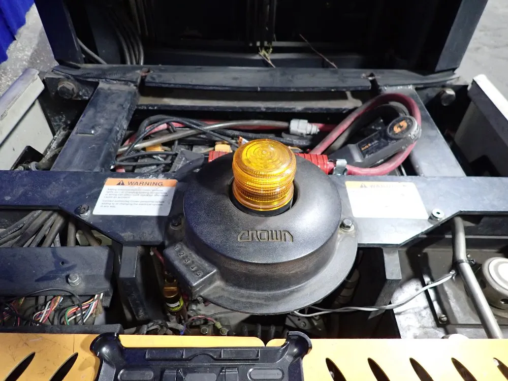 Crown 2900 Lbs Electric Standup Forklift - 3400 Series