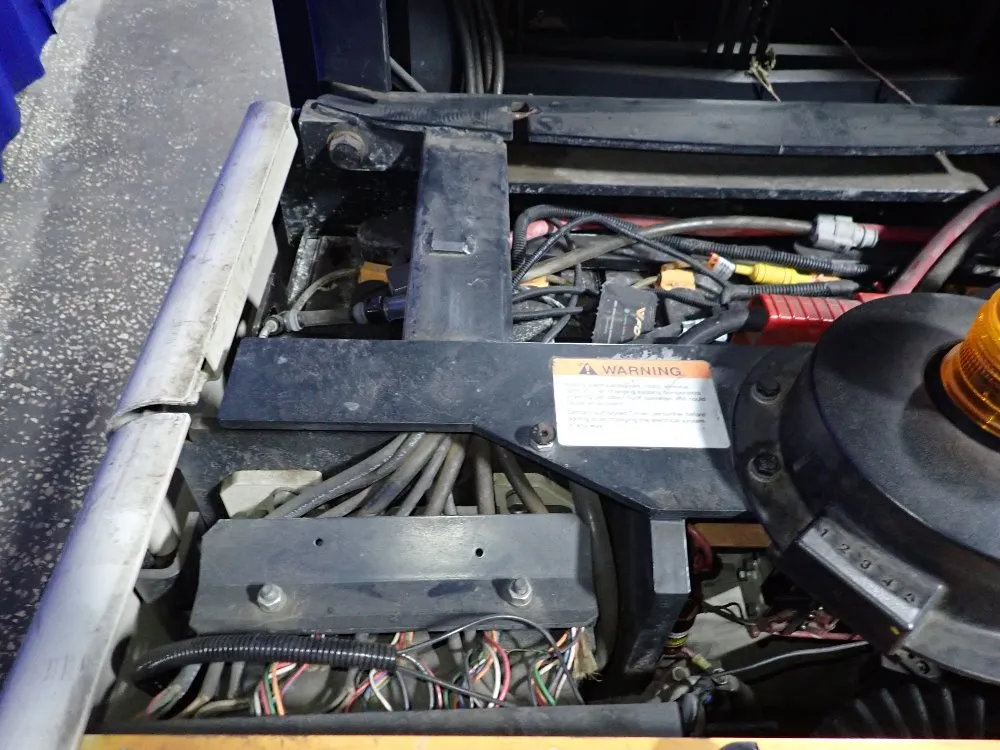 Crown 2900 Lbs Electric Standup Forklift - 3400 Series