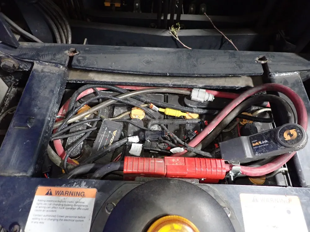 Crown 2900 Lbs Electric Standup Forklift - 3400 Series