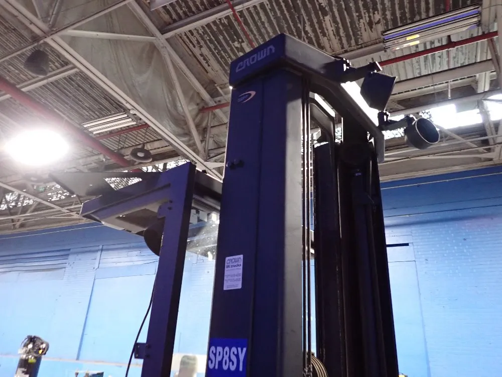 Crown 2900 Lbs Electric Standup Forklift - 3400 Series