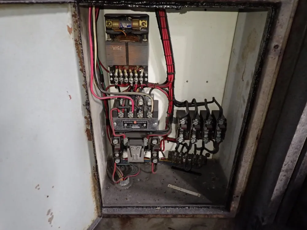 Van Norman Machine Company 78"x14" 28 Horizontal Mill - 28