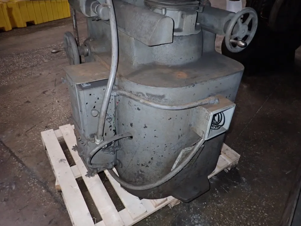 Cincinnati Milling Machine Co 36"x5" Tool Grinder