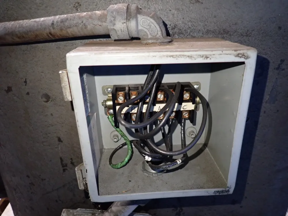 Cincinnati Milling Machine Co 36"x5" Tool Grinder