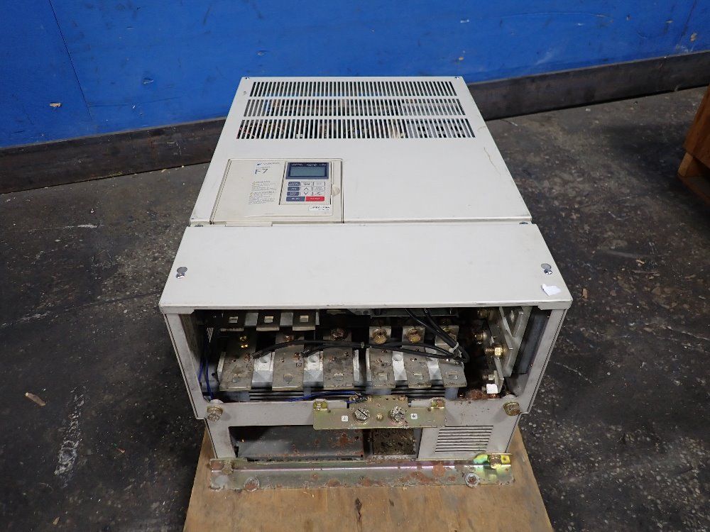 Yaskawa Drive - Cimr-c7u4075