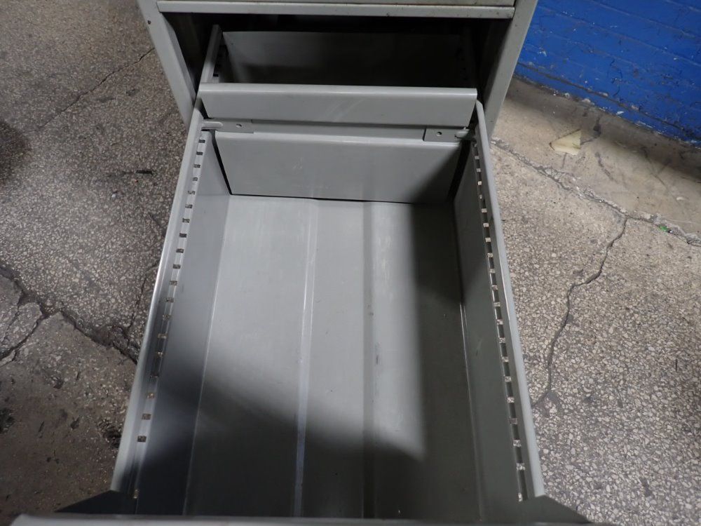 4 Drawers (12 1/2"x23"x11") File Cabinet