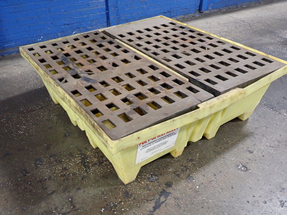 Poly-spillpallet Containment Pallet