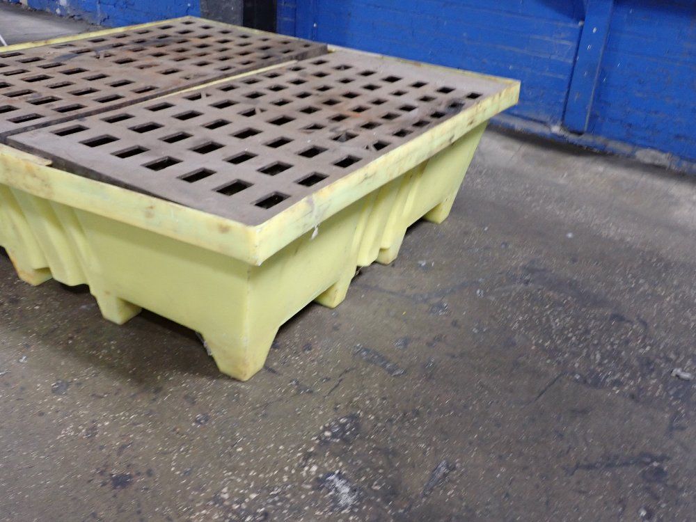 Poly-spillpallet Containment Pallet
