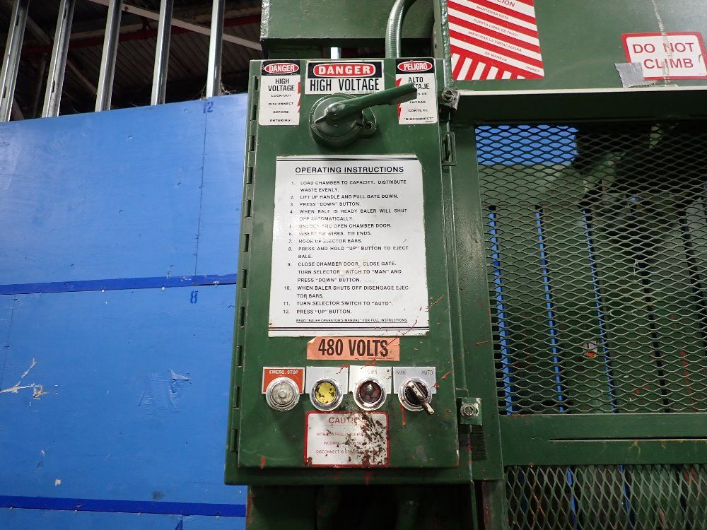 Fox Baler 30" X 59" Baler - 60