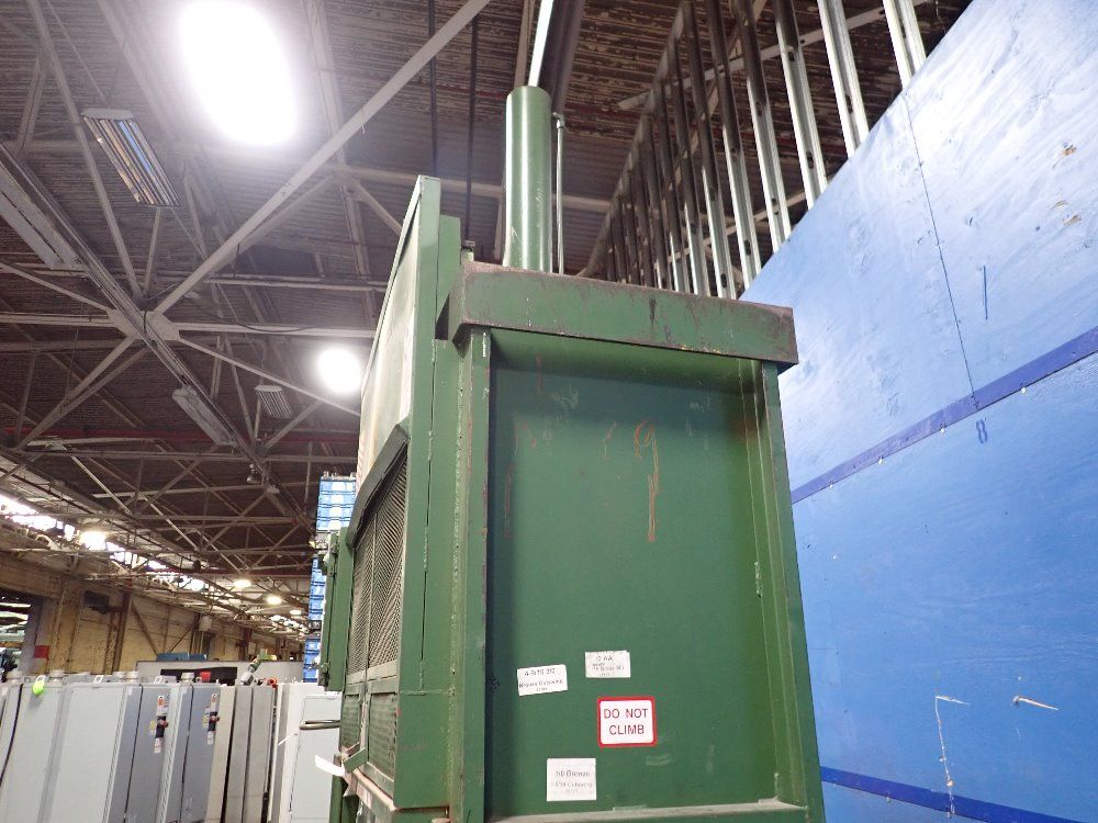 Fox Baler 30" X 59" Baler - 60