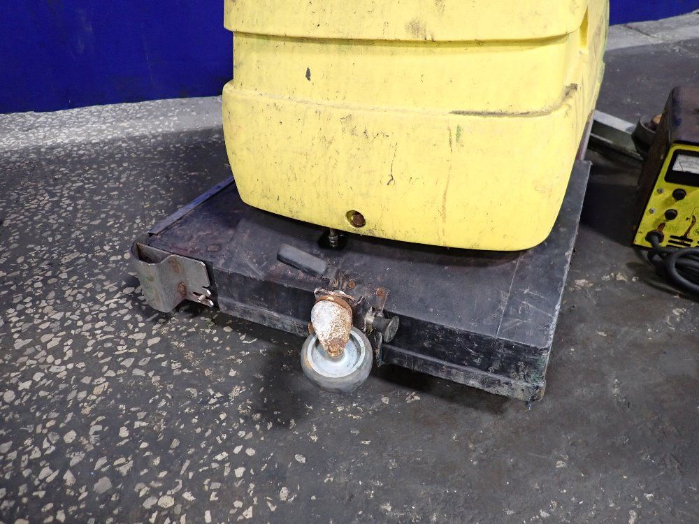 Karcher 32" Floor Scrubber - Tornado