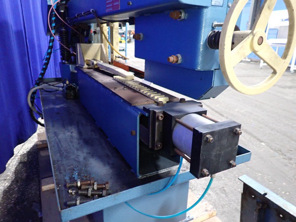 Doall 11" X 21" Horizontal Band Saw - C-916s