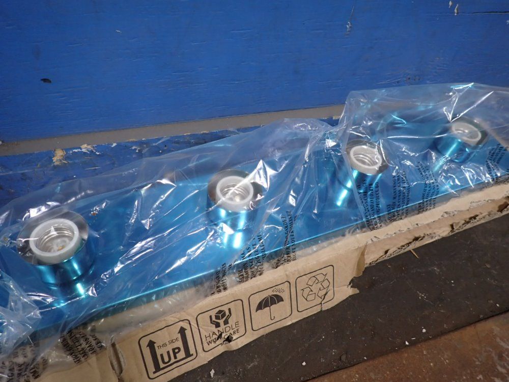 Maxim Lighting 36"x4" Light Fixture - 6-mb-60w