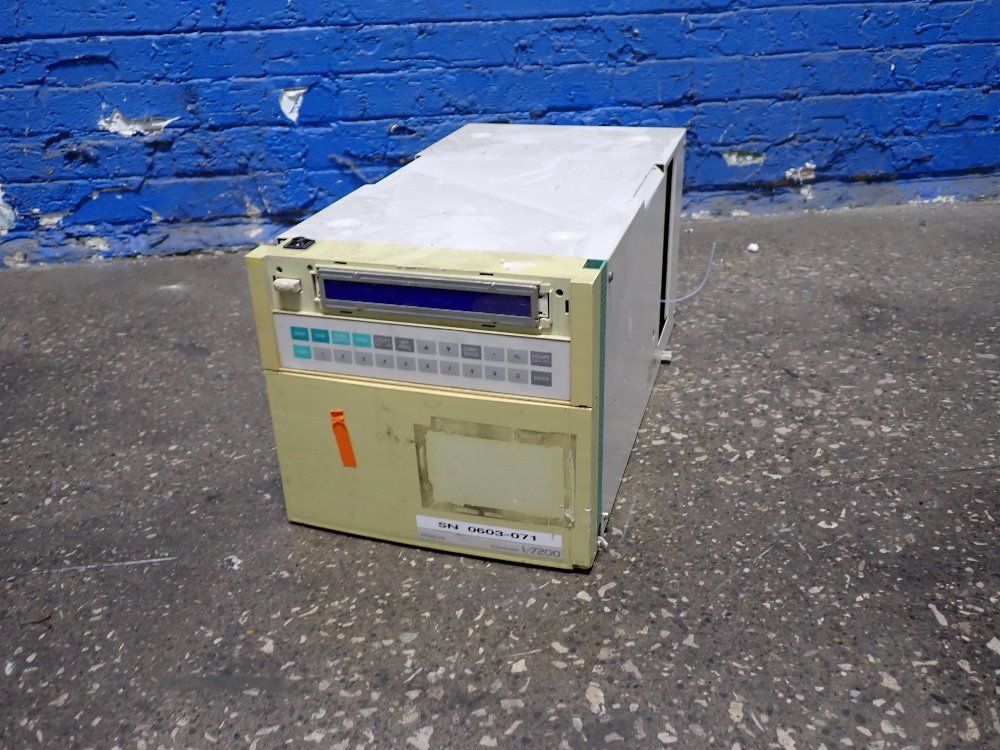 Hitachi Auto Sampler - L-7200