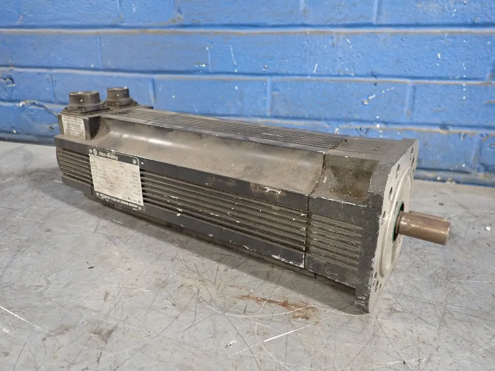 SERVO MOTOR