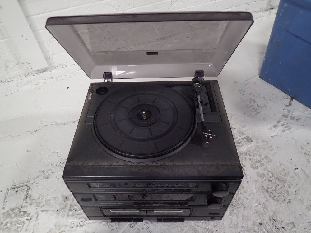 Sanyo Stereo Music System - Gxt909u