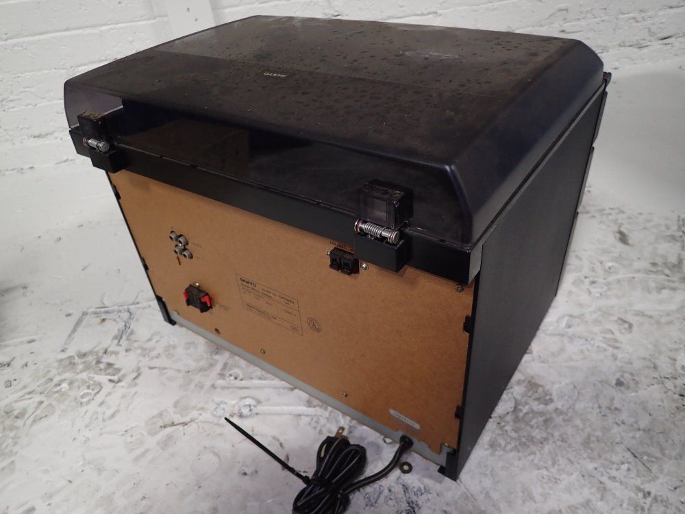 Sanyo Stereo Music System - Gxt909u