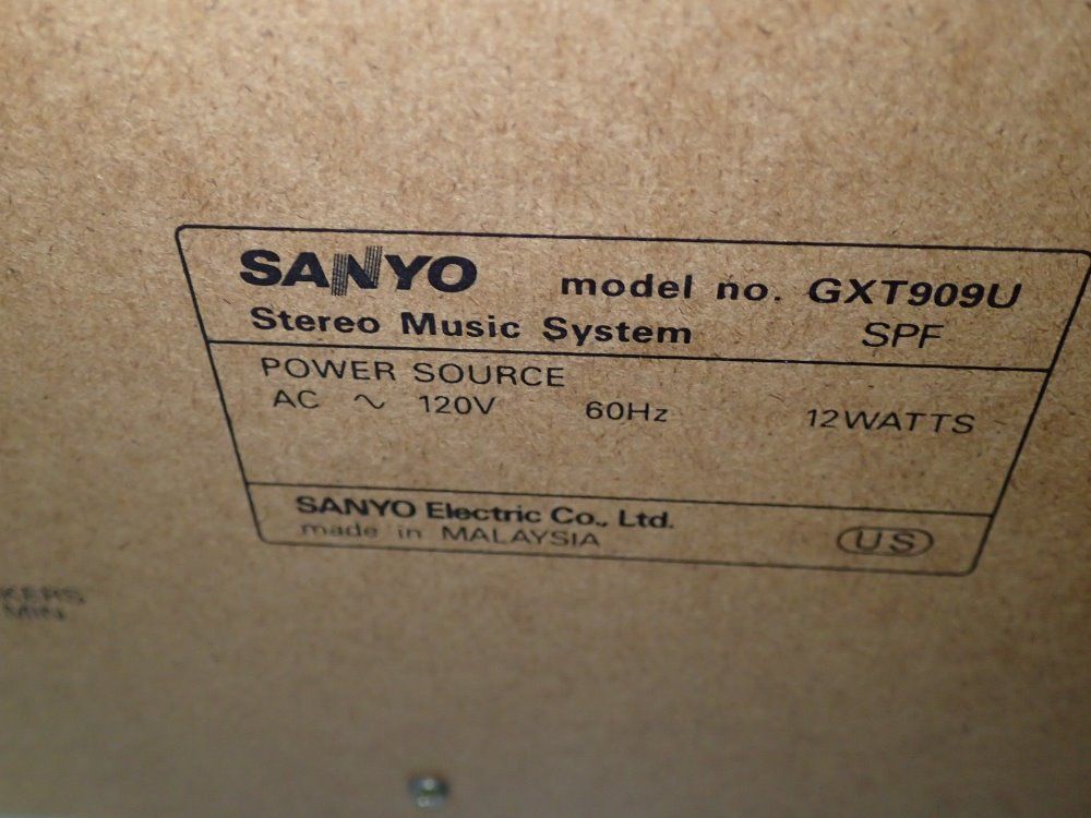 Sanyo Stereo Music System - Gxt909u