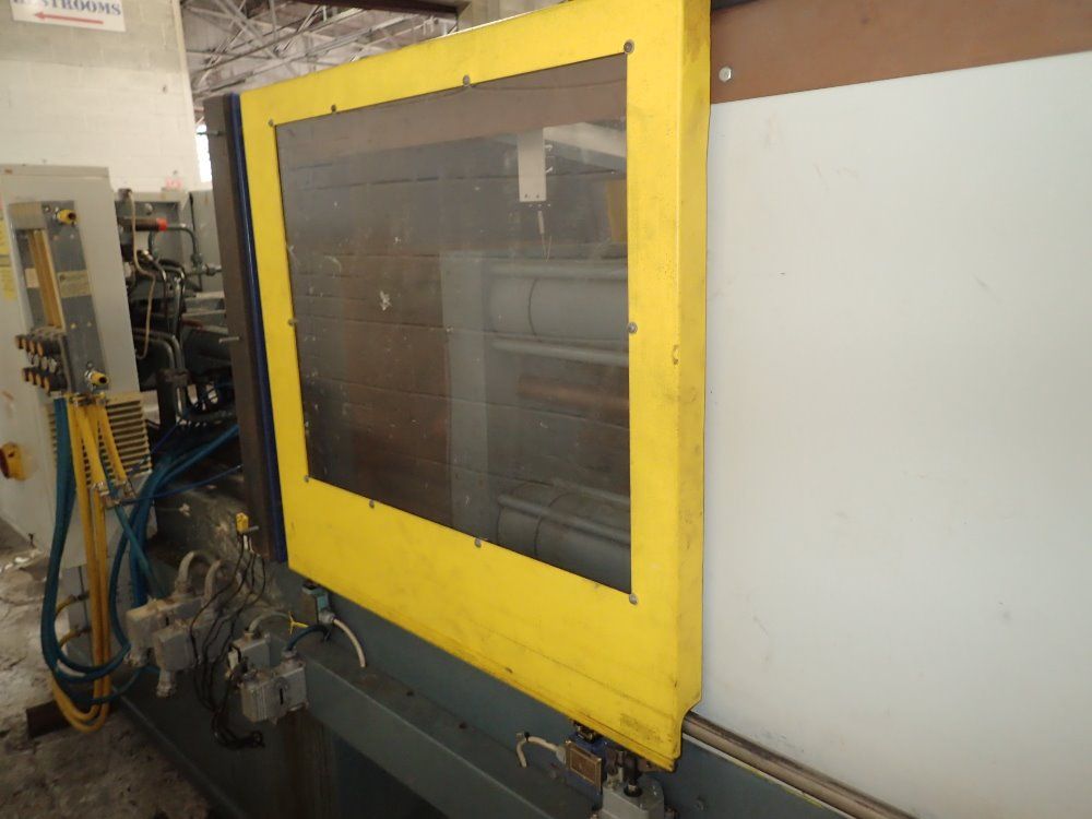 Battenfeld Injection Molder - 3200/ba750cdplus
