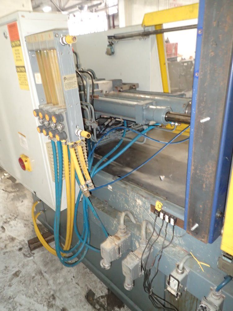 Battenfeld Injection Molder - 3200/ba750cdplus