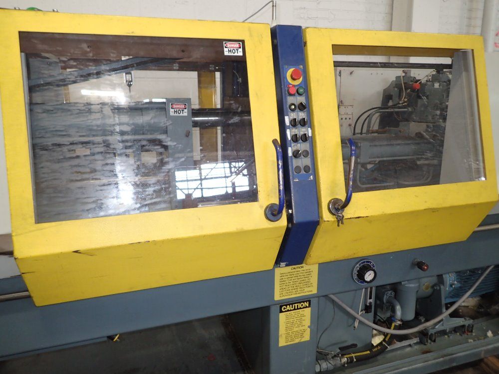 Battenfeld Injection Molder - 3200/ba750cdplus