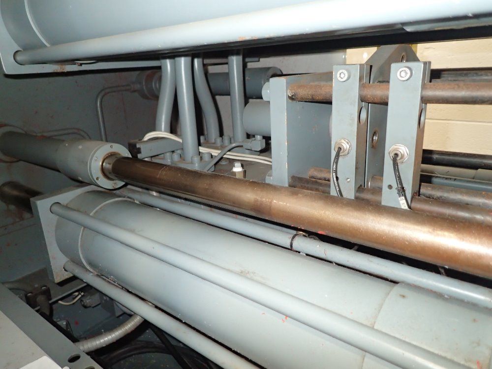 Battenfeld Injection Molder - 3200/ba750cdplus