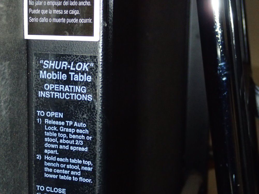 Midwest Seats 12 Cafeteria Table