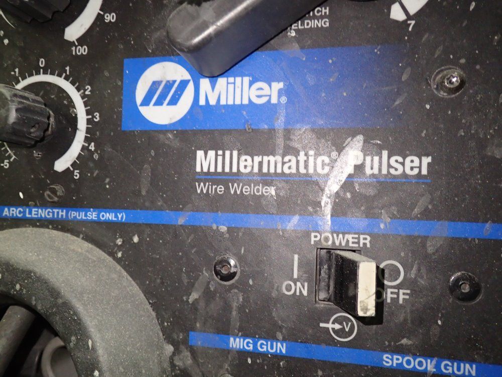Miller 160 Amp Portable Welder - Millermatic Pulser