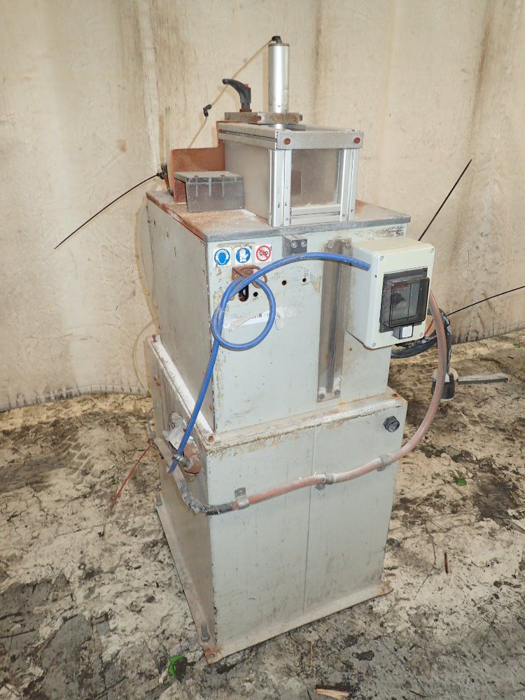 Sturtz Machinery Inc. Up-cut Saw