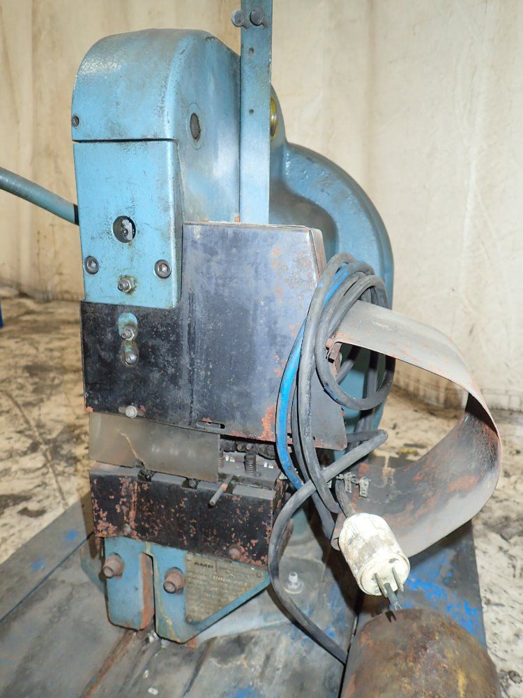 Amp Inc. Wire Stripper/crimper