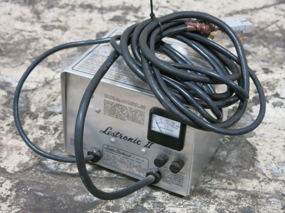 Lestronic Battery Charger