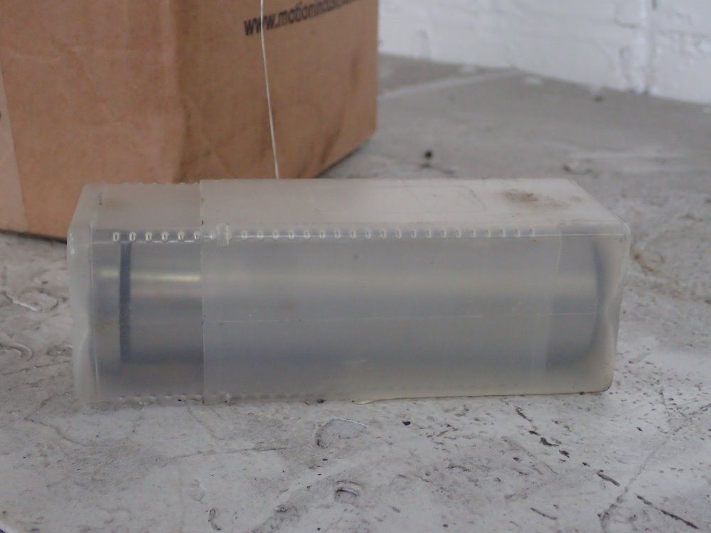 Lamina Metric Leader Pin