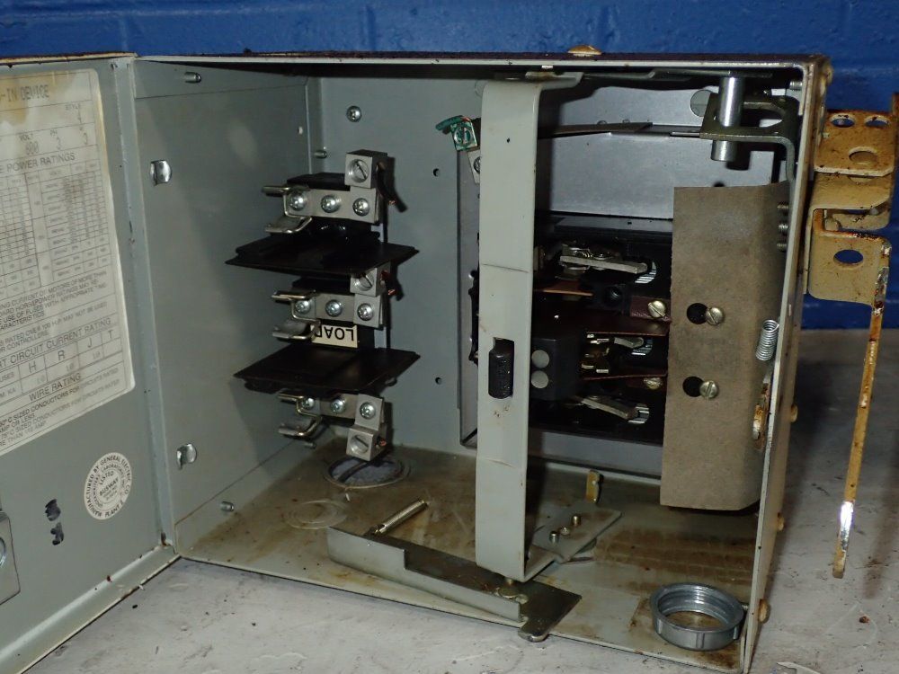 General Electric 30 Amp Bus Plug