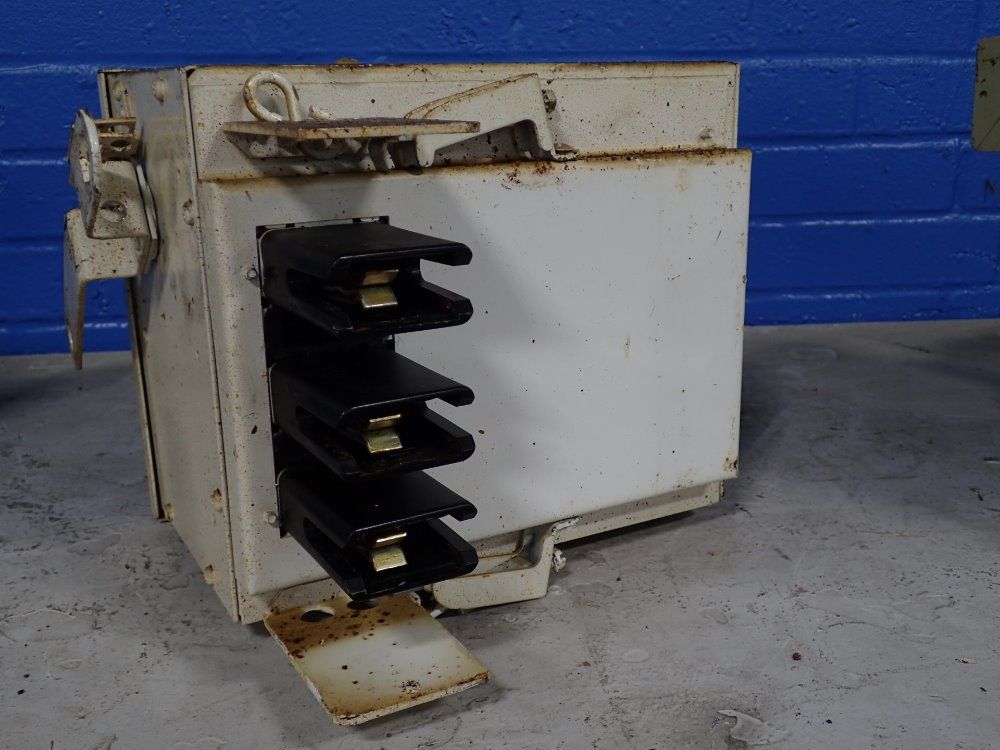 General Electric 30 Amp Bus Plug