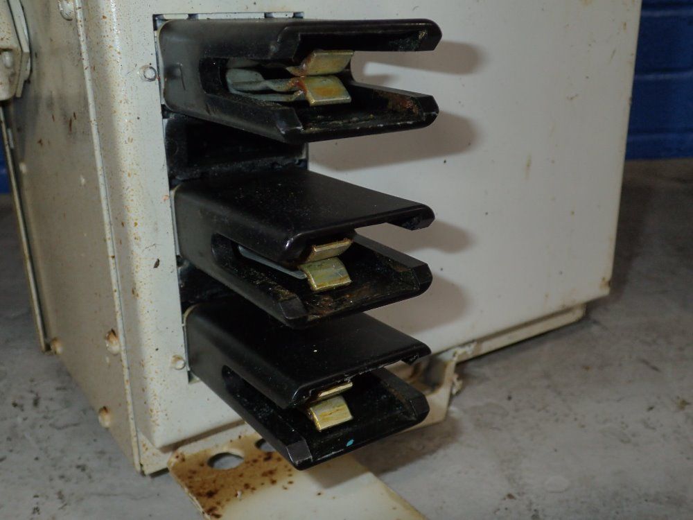 General Electric 30 Amp Bus Plug