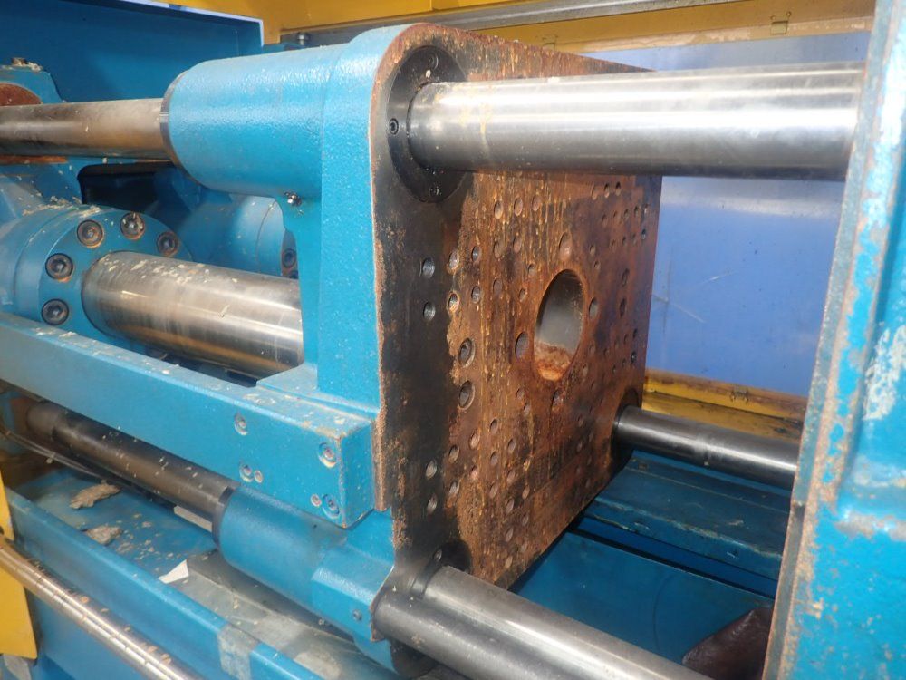 Boy Injection Molder