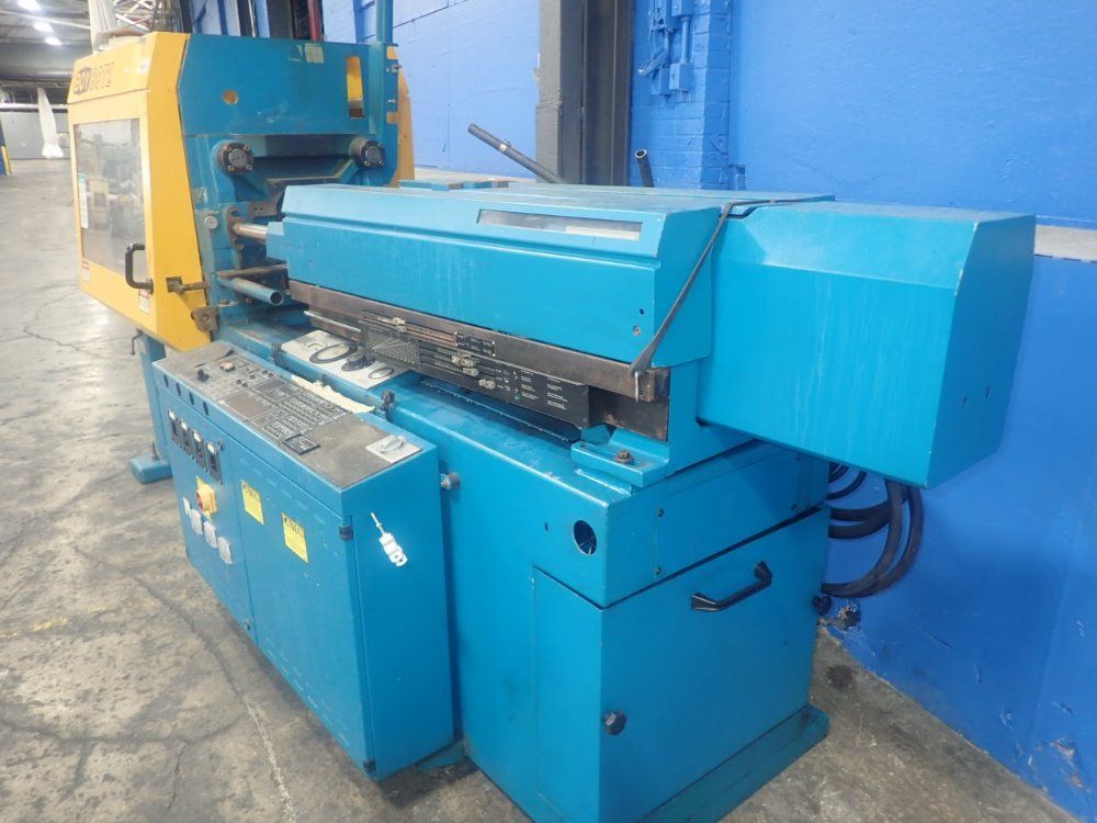 Boy Injection Molder