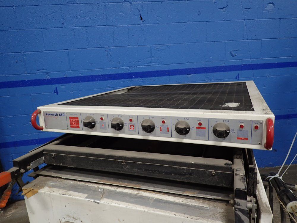 Formech Vacuum Forming Machine