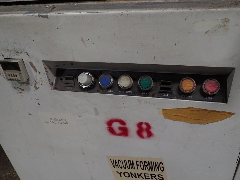 Formech Vacuum Forming Machine