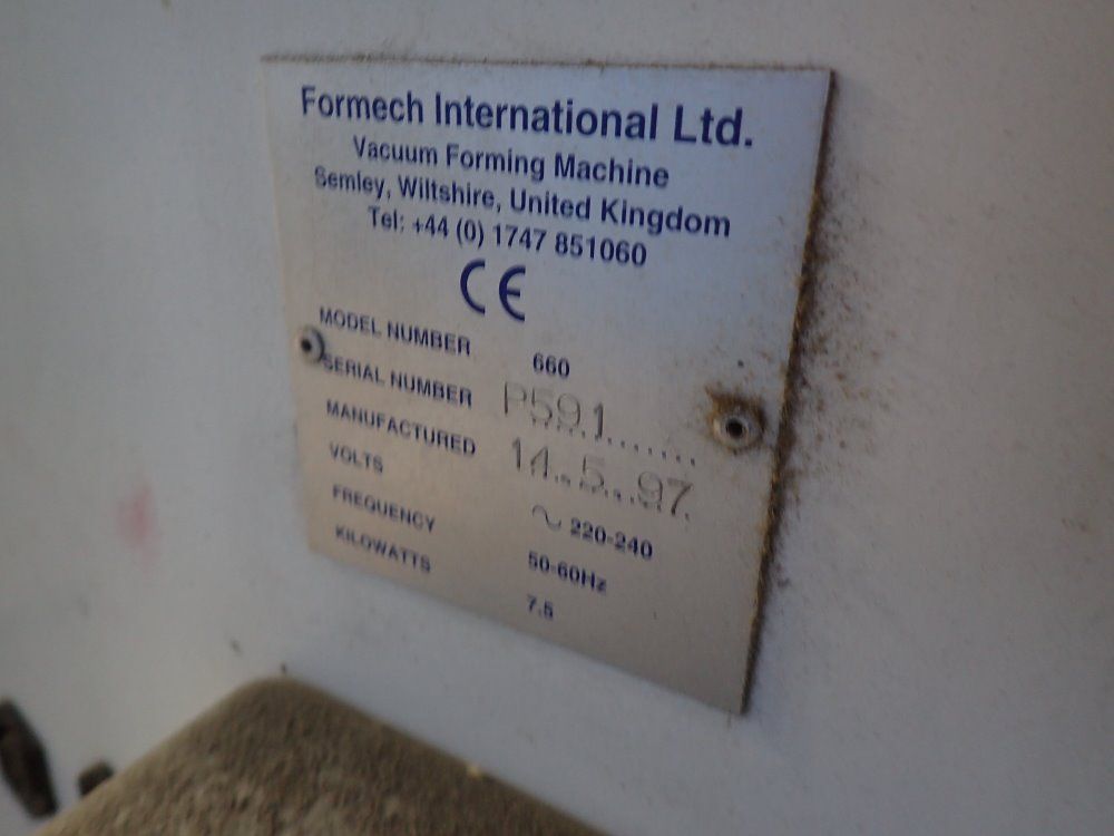 Formech Vacuum Forming Machine