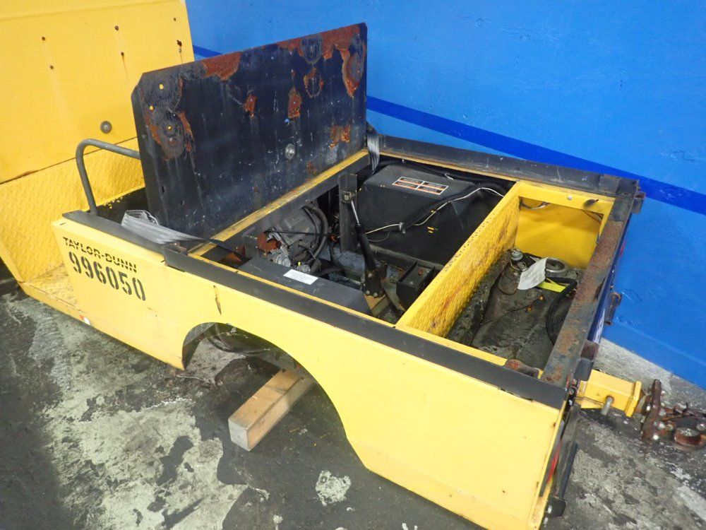 Taylor Dunn Electric Maintenance Vehicle