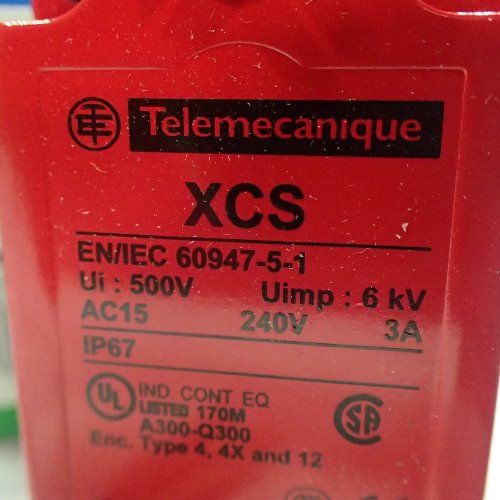 Telemecanique 2 Telemecanique, Xcsa703, Safety Interlocking Switches - Xcsa703