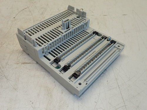 Schneider Electric 170ado83030 I/o Base, 6 Relay Output Isolated @ 5a - 170ado83030