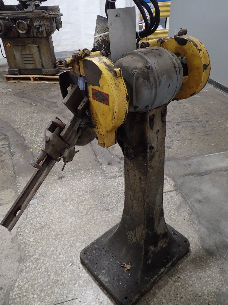 Gallmeyer Livingston Pedestal Grinder