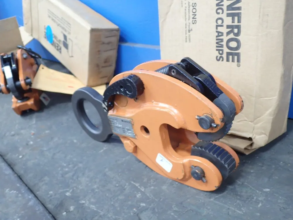 Renfroe Vertical Lifting Clamp